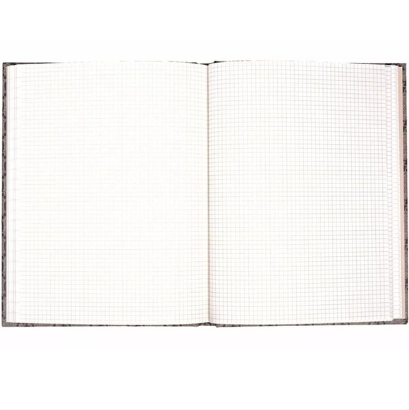 MY GUCCI BOOK - Picture 2 of 7